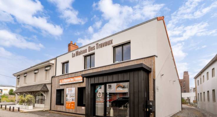 Surélévation de 47 m² de l'agence La Maison des Travaux Vertou- extérieur
