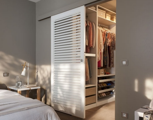 Dressing dans pièce dédiée