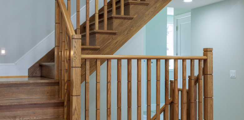 Rampe d'escalier en bois