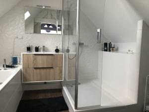 Salle de bain sous-combles