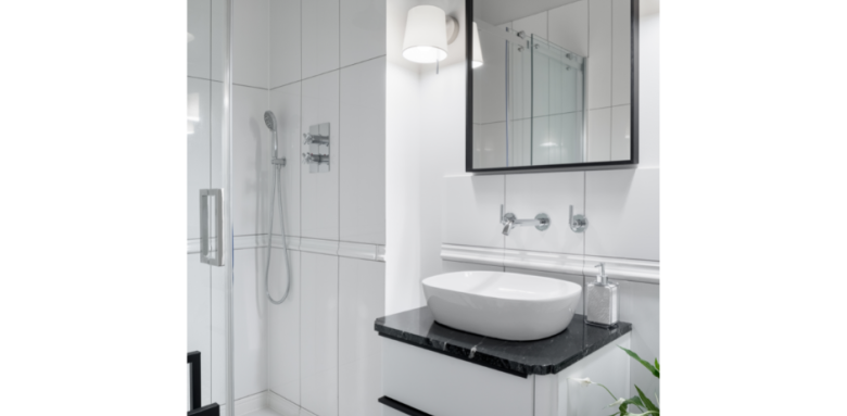 Carrelage dans une petite salle de bain Libourne