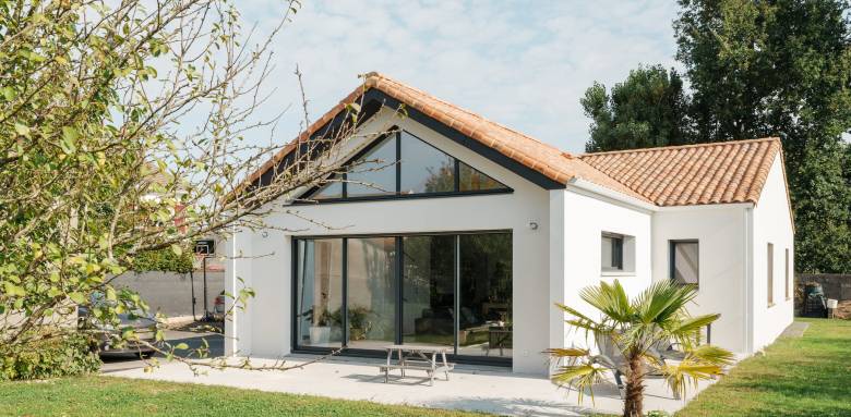 Extension de maison  comment créer une vraie pièce de vie ouverte sur le jardin