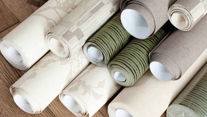 Repeindre les murs et/ou poser du papier peint