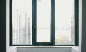 fenêtres en aluminium gris anthracite