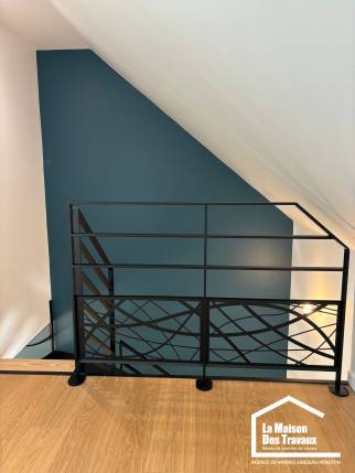 Escalier élégant avec garde corps moderne