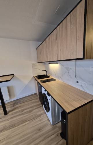 Vue sur la crédence effet marbre