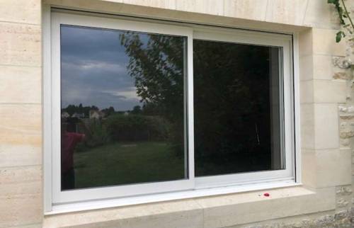 Installation d'une fenêtre à Trouville