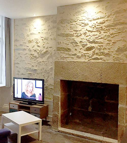 Rénovation d'un mur chaux Intra-muros