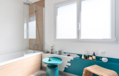 Création d'une surélévation de 70 m² et rénovation intérieure à Saint-Sébastien-sur-Loire - rénovation salle de bain