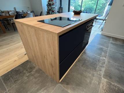 Îlot central de cuisine moderne - Nantes 44