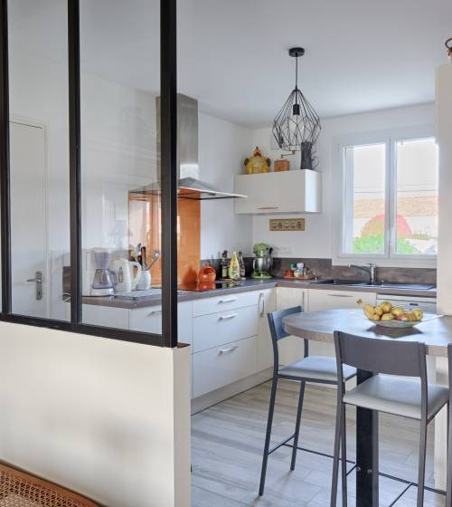 Aménagement de cuisine après retrait closon et pose verrière d'intérieur 4 panneaux sur Roquevaire (13360)