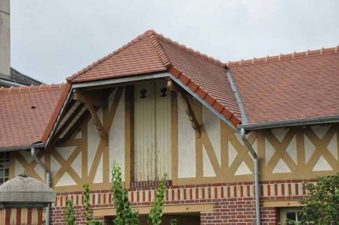 Rénovation de charpente, toiture et zinguerie sur une maison - Chevry-Cossigny 77173