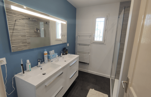 Carnet de chantier d’une rénovation de salle de bain à Crémieu : remplacement du mobilier