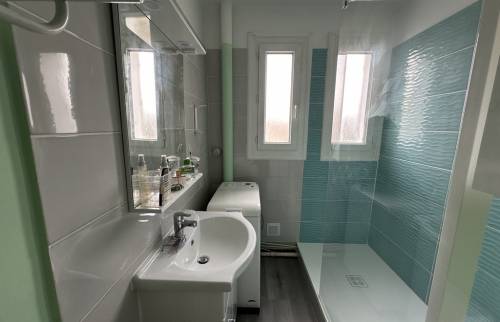 Salle de bain design La Maison Des Travaux Nîmes