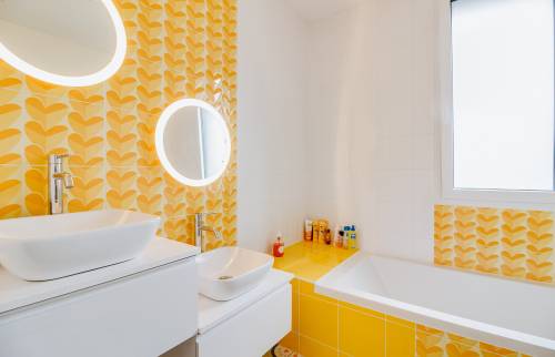 Création d'une salle de bain colorée à Vertou