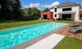 Belle piscine dans une villa a Saint Jean de Luz