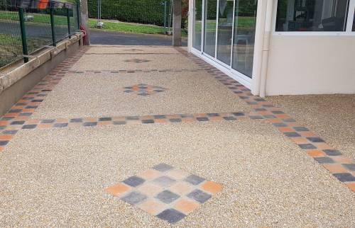 Allée de jardin en béton désactivé 'Essonne)