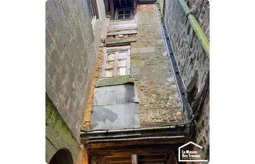 Façade du couloir dégradée 