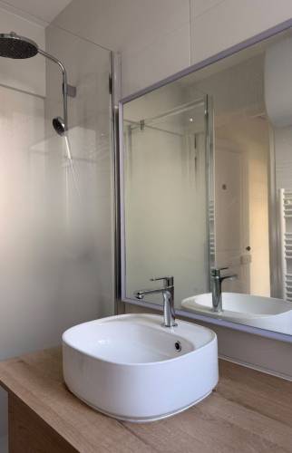 vasque_miroir_detail_salle_de_bain_