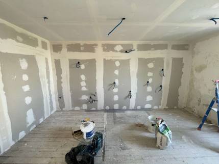 Rénovation intérieure avec doublage de cloison avant installation de cuisine - Bourg-lès-Valence 26500