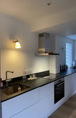 Cuisine blanche et noire La Maison des Travaux Rouen