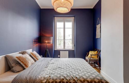 Rénovation complète d’un grand appartement dans un style urbain, Neuville Sur Saone
