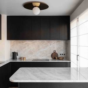 salon rénové du duplex à Boulogne-Billancourt – Projet Edouard par Yanna Williams