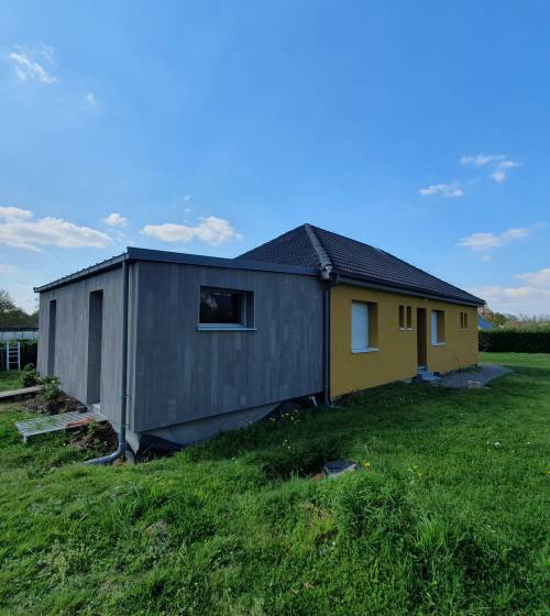 Vue d’ensemble de la maison avec l’agrandissement