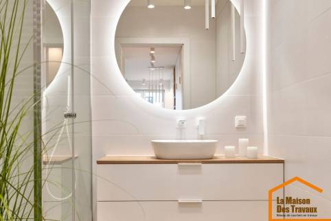 pose de salle de bain lumineuse