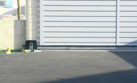 Création d’un muret et pose d’un portail coulissant à Vertou (44)