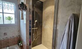 Vue d'ensemble de la douche 