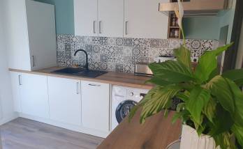 Cuisine esthétique avec chaudière dissimulée 