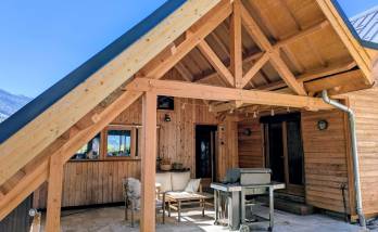 Un joli porche couvert sur-mesure pour nos clients de Theys