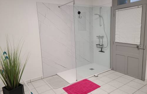 rénovation salle de bain à blain : pose d'une douche receveur plat