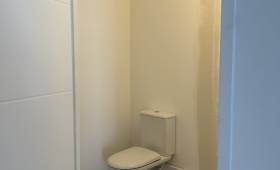 Création d’une nouvelle entrée toilettes appartement PMR La Maison Des Travaux Bruz
