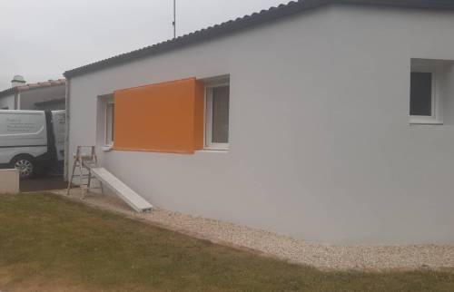 Rénovation de façade et installation d’un store-banne à Saint-Galmier (42330)