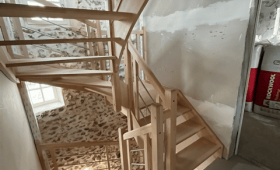 Installation d'un escalier intérieur en bois - Moissy-Cramayel 77550