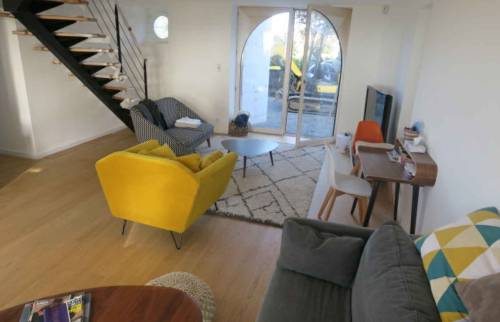 Pose de parquet contrecollé lors d'une rénovation de maison - Pornic 44210