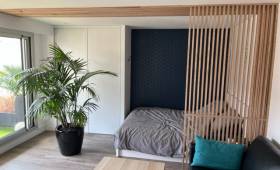 Création d'une séparation entre salon et coin nuit dans un appartement rénové - Nantes 44