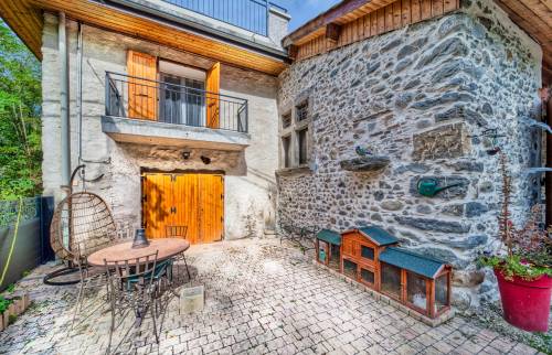 De jolis murs en pierres apparentes