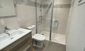 Création d'une salle d'eau dans une buanderie de garage à Nantes