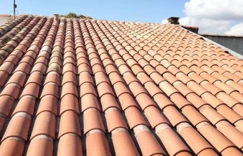 Toiture en tuiles rénovée La Maison Des Travaux Nîmes