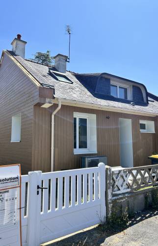 Façade rénovée avec bardage bois après ITE à Bruz