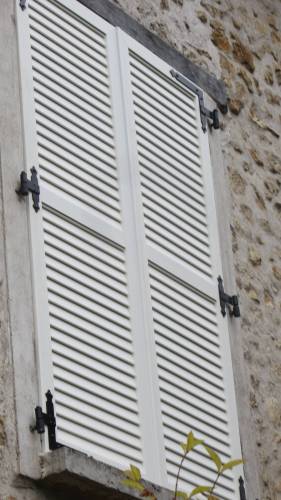 Nouveau volet battant aluminium après travaux de menuiserie extérieure - Brie-Comte-Robert 77170