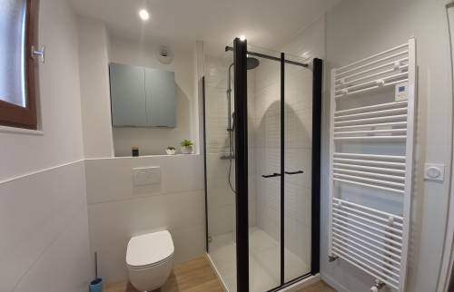 vue d'ensemble de la salle de bain