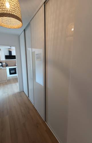 installation placard rangement entrée 