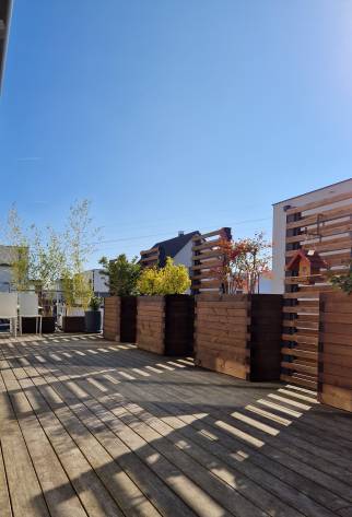 Terrasse bois, brises vues et bac à fleurs à Rixheim