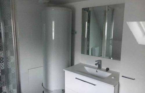 Sdb et Cumulus - Reno Appart Rouen Location - La Maison des Travaux Roue