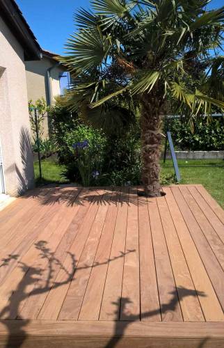 Terrasse Bois Cumaru, intégration du palmier existant