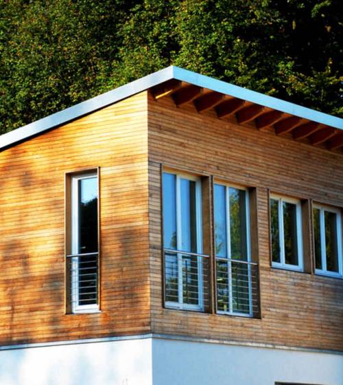 Un bardage bois vient habiller la surélévation